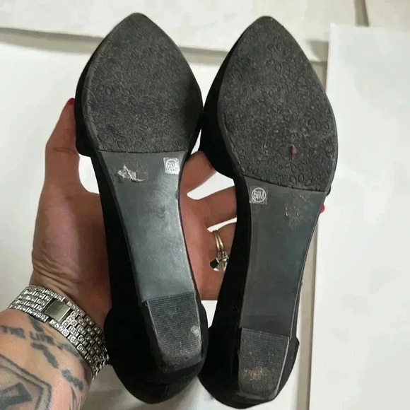 CL by Laundry black flat strap around ankle size 6 1/3 - Picture 4 of 5